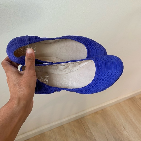 Vince Camuto Shoes - New Vince Camuto Blue Ballet Flats. Size 5